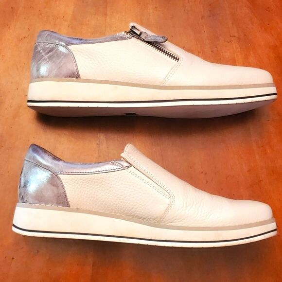 27 Edit Naturalizer Devlyn Zip Up Loafer - Size 8.5 - Picture 3 of 10